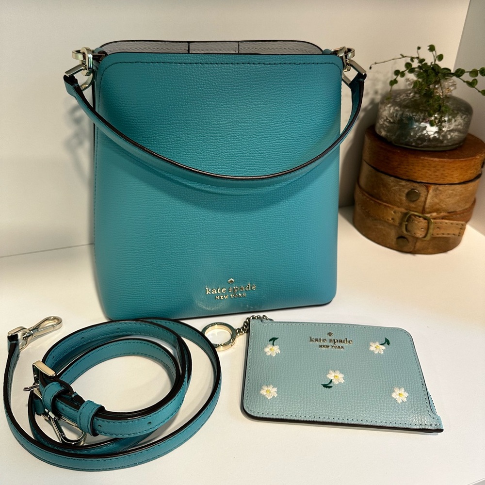 Kate Spade Darcy bucket bag with Daisy key ring/card holder